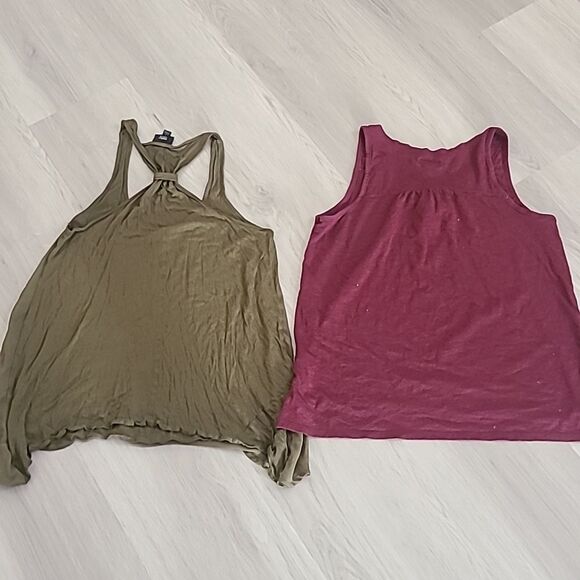 Bundle of 2 Maroon red Green Tank Too Medium Women's universal thread Massimo - Picture 4 of 5
